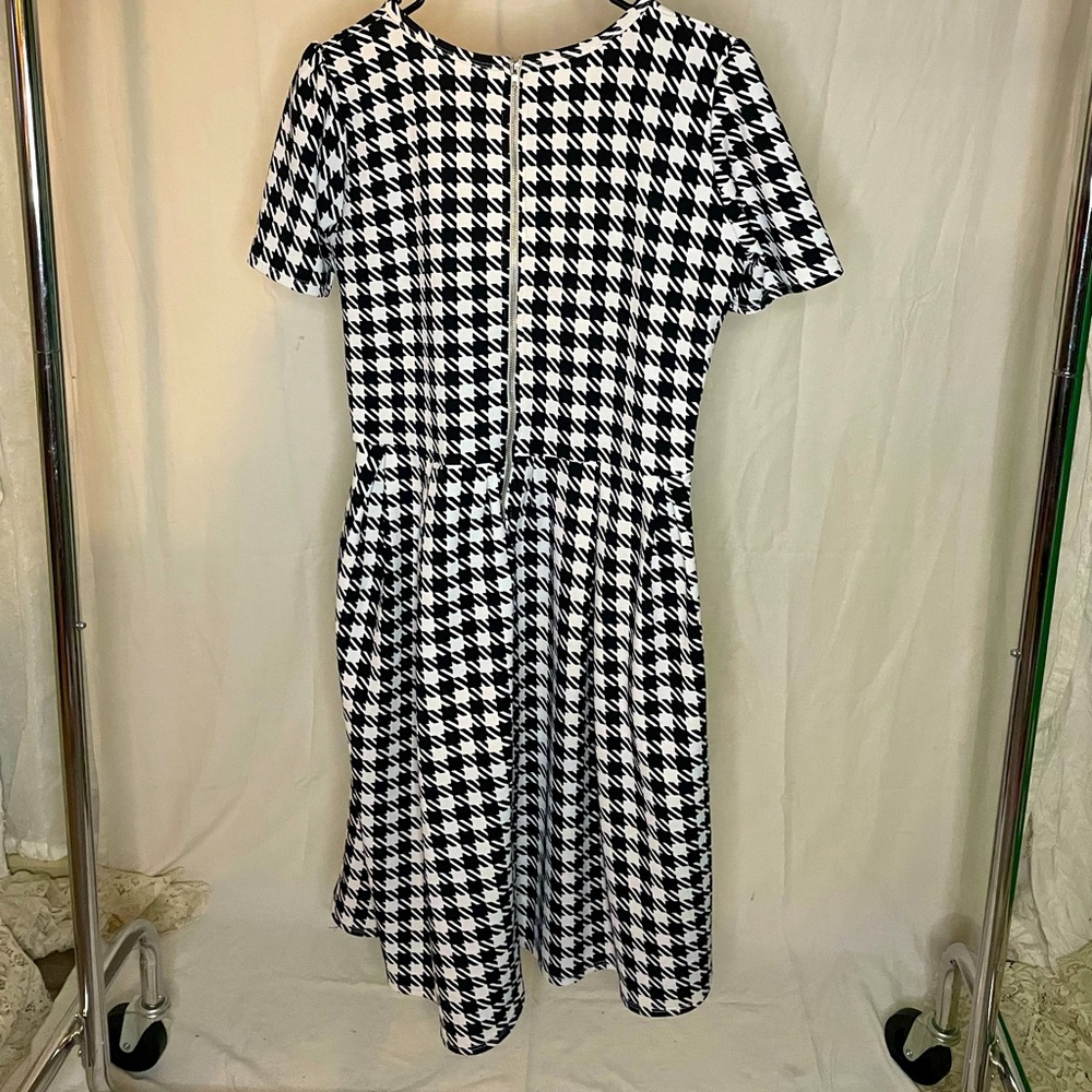 Lularoe Houndstooth Amelia XL!